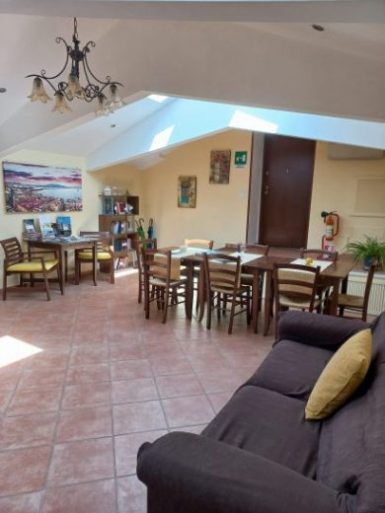 Hall nuovissima hall, la gemma napoli, soggiorno a napoli, piazza dante napoli
